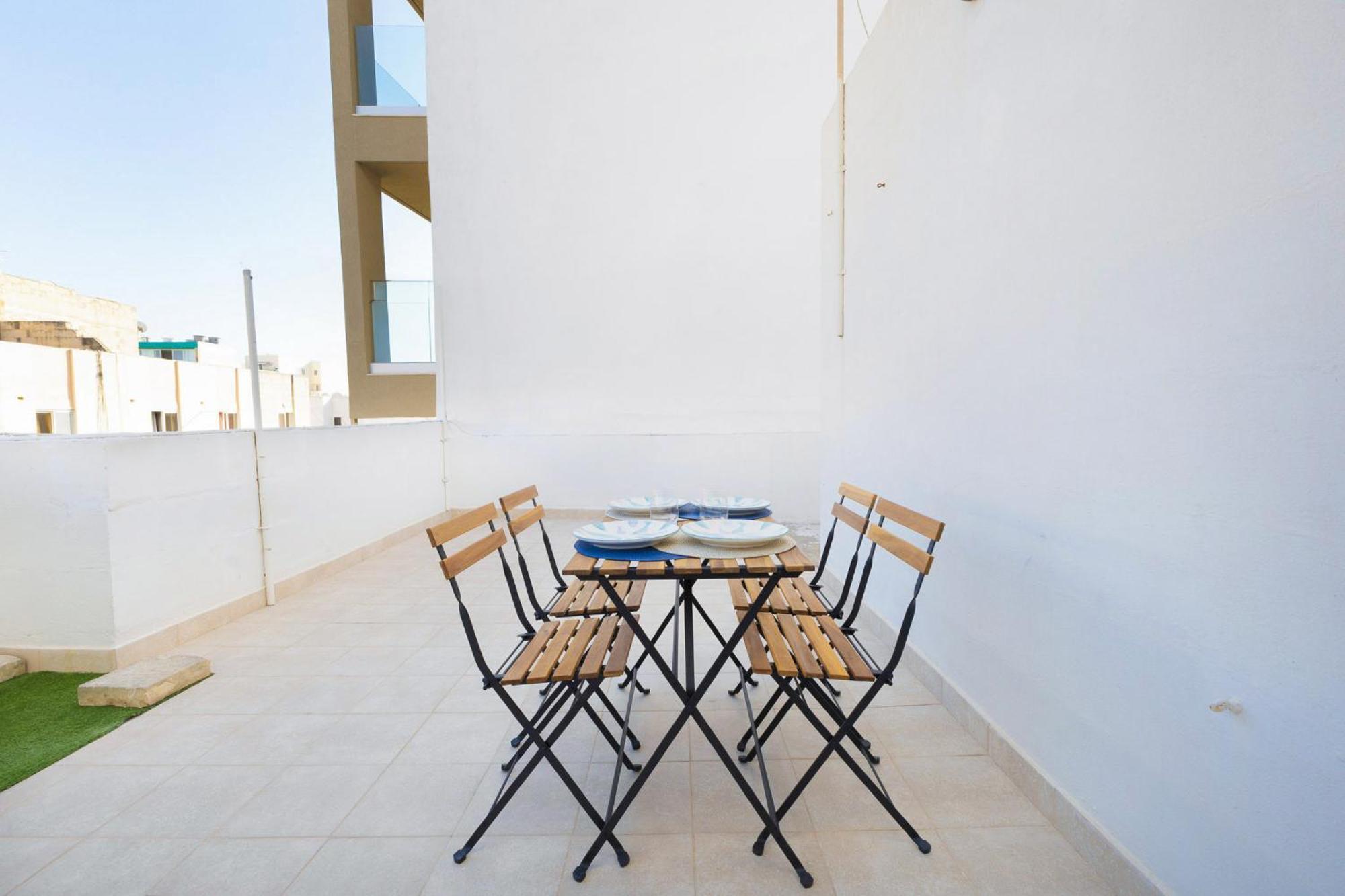 Spacious 2Br Penthouse With A Large Front-Terrace - Close To Bugibba Perched Beach St. Paul's Bay Exterior foto